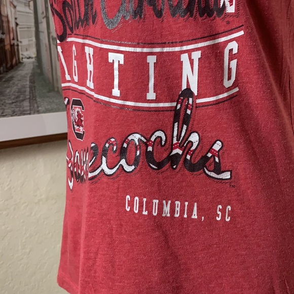 University of South Carolina Fighting Gamecocks V-Neck Tee Size XL (Runs Small) - Picture 11 of 13